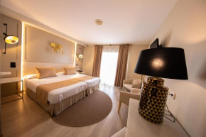  Hotel Casablanca  Альмуньекар